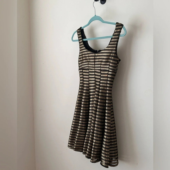 Topshop Textured Skater Dress - Size 2 - NWT - Picture 4 of 13